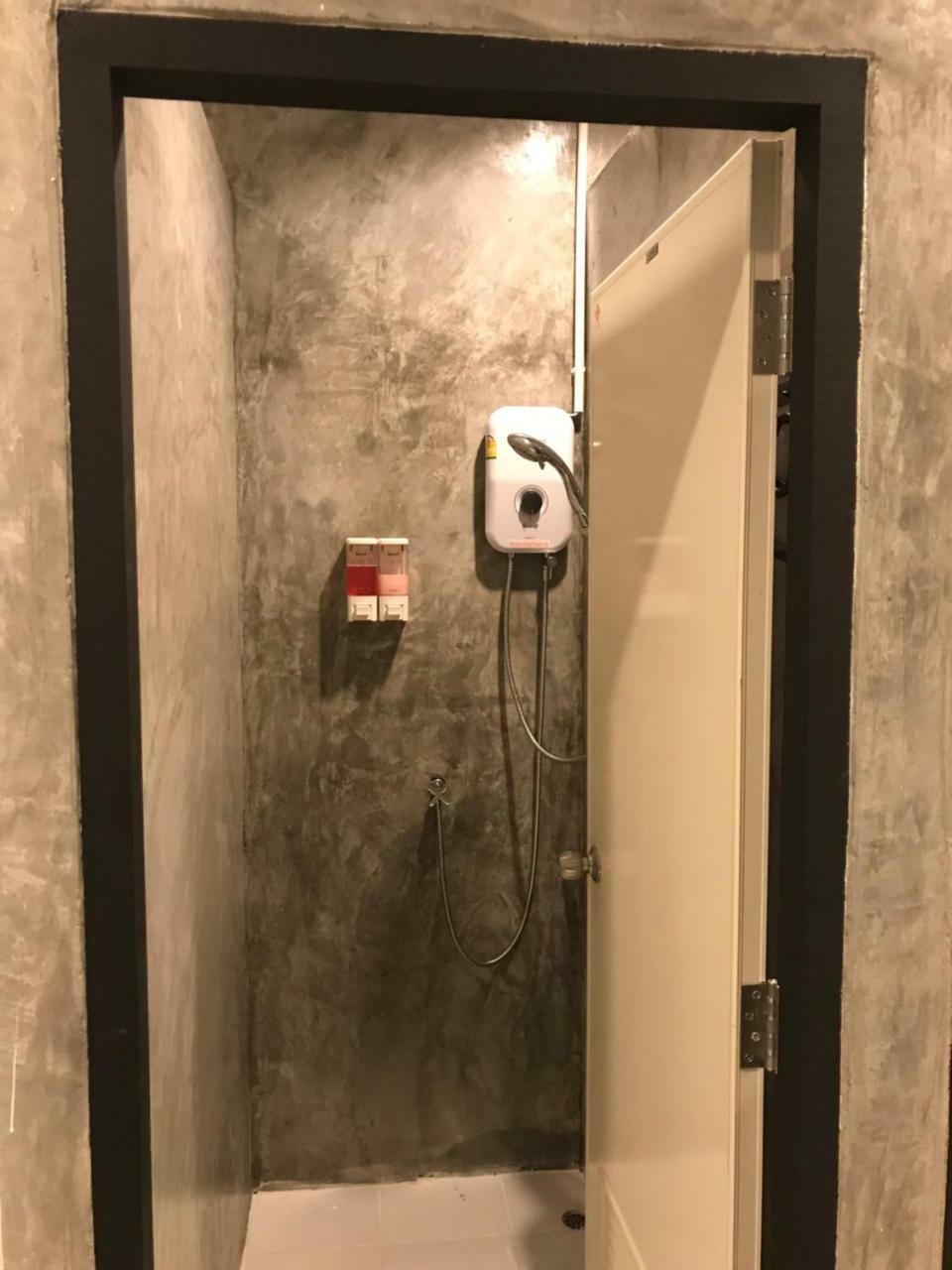 Baan Wararin Hostel Pattaya Exteriör bild