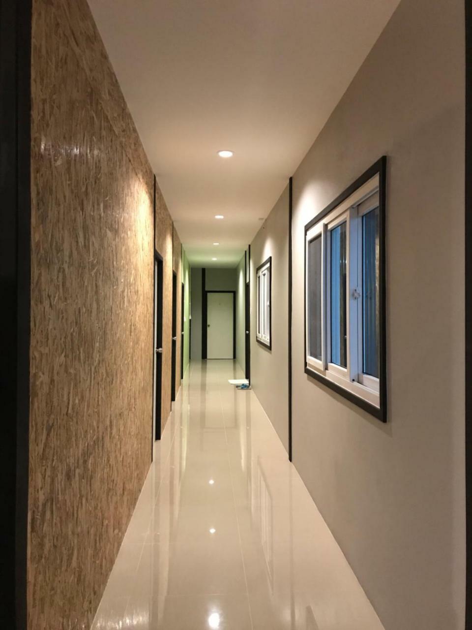 Baan Wararin Hostel Pattaya Exteriör bild